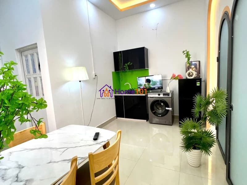 Fully Furnished 2-Bedroom Serviced Apartment for Rent on Hong Ha Street, Tan Binh District