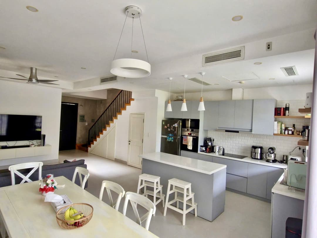 FULLY FURNISHED VILLA FOR RENT DISTRICT 2