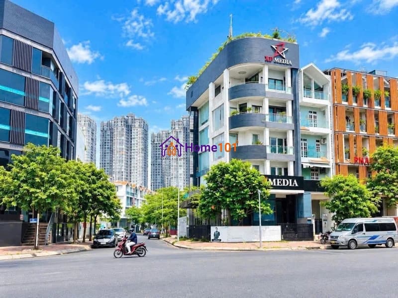 Spacious Fully Furnished 8-Bedroom Townhouse for Rent in District 7