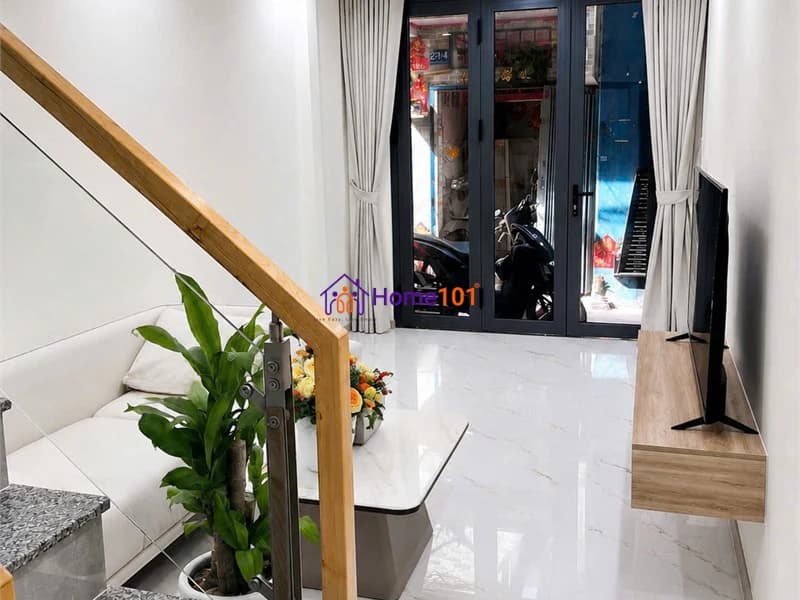 Fully Furnished 2-Bedroom Townhouse for Rent on Vo Van Tan Street, District 3