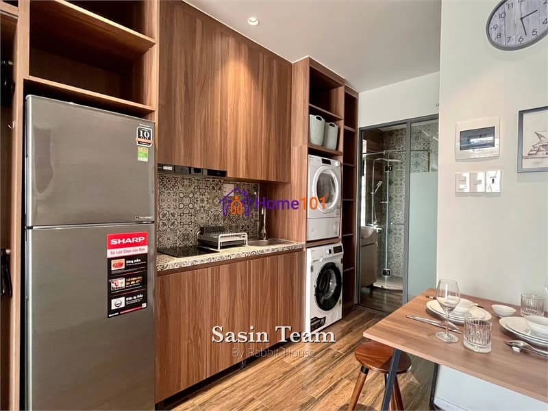 Fully Furnished Serviced Apartment on To Hien Thanh Street, District 10